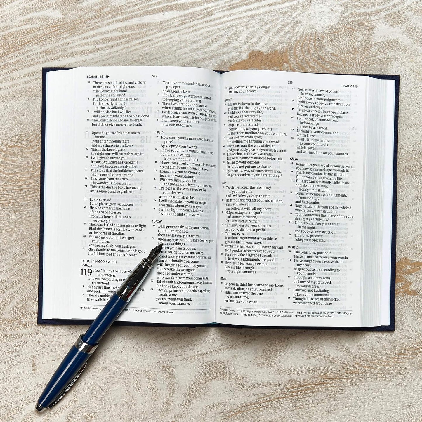 CSB Personal Size Bible, Navy Floral Embroidered Cloth Over Board