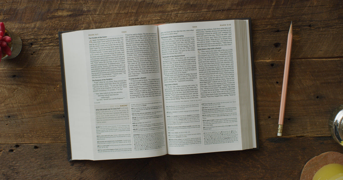 ESV Student Study Bible (Hardcover, Flowers Design)