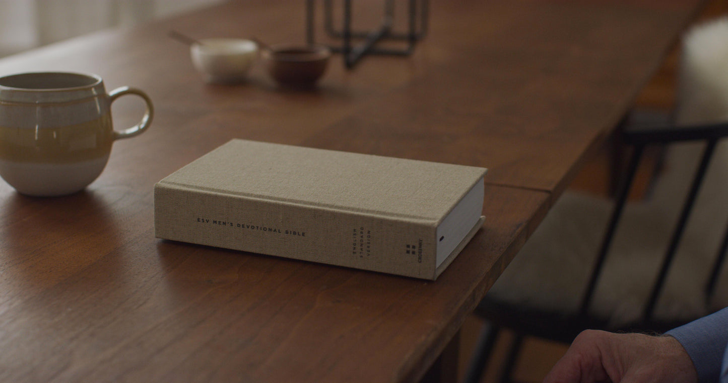 ESV Men's Devotional Bible (Cloth over Board)