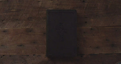 ESV Premium Gift Bible (TruTone, Olive, Celtic Cross Design)